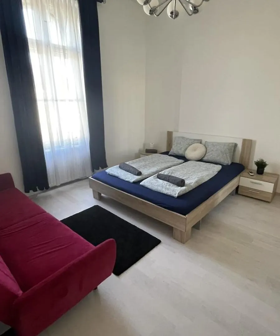 Designer Rooms Andrassy Budapest Hostel